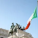 Peaceful In Piazza Venezia's Alleys Apartamento *
