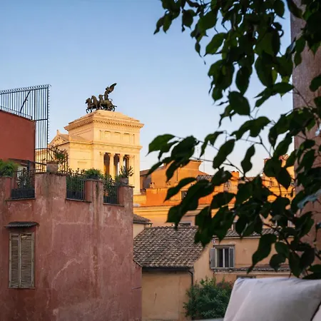 Peaceful In Piazza Venezia's Alleys Rom