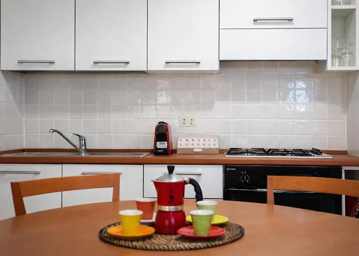 Peaceful In Piazza Venezia's Alleys *