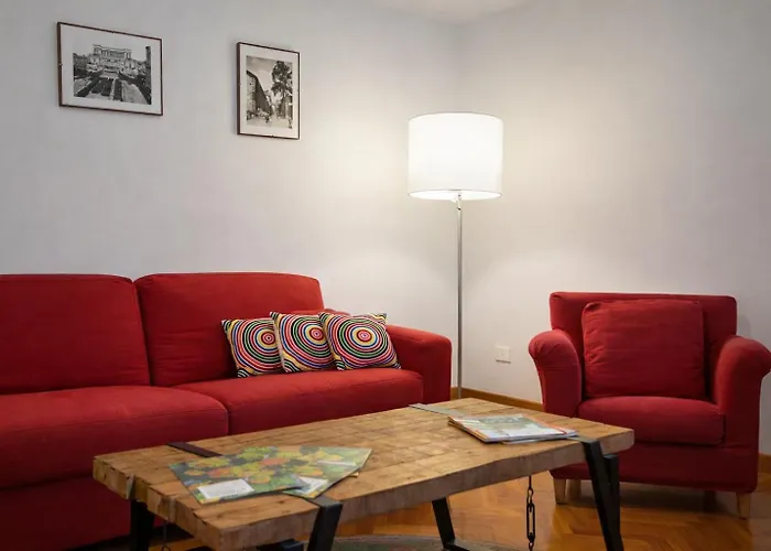 Peaceful In Piazza Venezia's Alleys